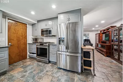 3905 SW 174th Ave, Beaverton, OR 97078 - Photo 12