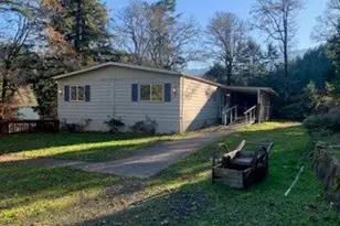 5979 Willis Creek Rd, Winston, OR 97496 - Photo 2