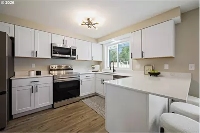 4716 NE 112th Ave, Portland, OR 97220 - Photo 6