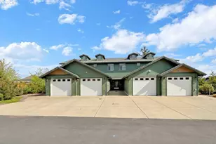 1726 32nd St, Florence, OR 97439 - Photo 2