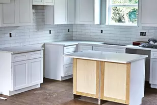 2763 SE 101st Ave, Portland, OR 97266 - Photo 2