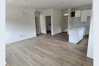 2763 SE 101st Ave, Portland, OR 97266 - Photo 4