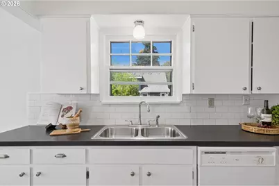 3405 NE 46th Ave, Portland, OR 97213 - Photo 22