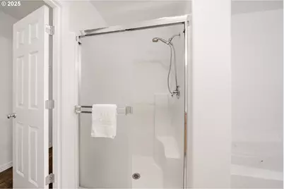 5700 NE 82nd Ave, Vancouver, WA 98662 - Photo 16