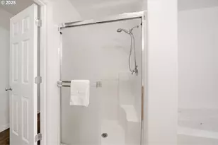 5700 NE 82nd Ave, Vancouver, WA 98662 - Photo 16