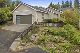 1580 8th St, Astoria, OR 97103 - Photo 1