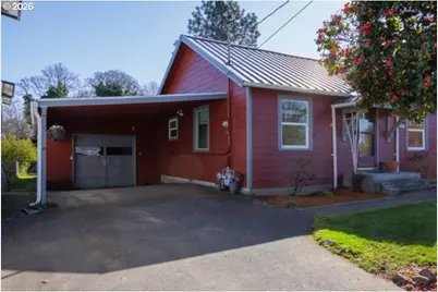 274 S 8th St, Saint Helens, OR 97051 - Photo 2