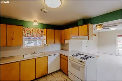 274 S 8th St, Saint Helens, OR 97051 - Photo 12