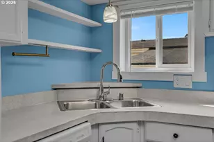 12450 SW Fischer Rd, Portland, OR 97224 - Photo 10