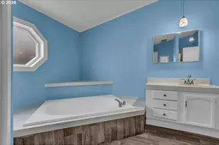 12450 SW Fischer Rd, Portland, OR 97224 - Photo 18