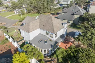 573 NW 54th Ct, Newport, OR 97365 - Photo 40