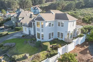 573 NW 54th Ct, Newport, OR 97365 - Photo 36