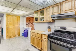 9310 SE Linwood Ave, Milwaukie, OR 97222 - Photo 10