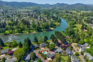 1308 NW Garden St, Roseburg, OR 97471 - Photo 2