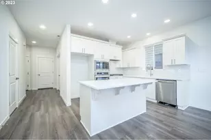 1557 N Millican Creek St, Lafayette, OR 97127 - Photo 2