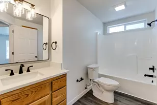 6084 Rombauer Rd, Eugene, OR 97402 - Photo 12