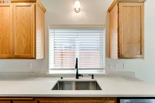 6084 Rombauer Rd, Eugene, OR 97402 - Photo 4
