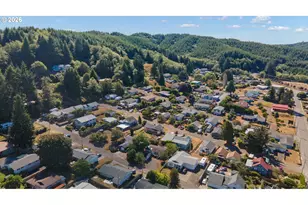 875 York St, Reedsport, OR 97467 - Photo 34