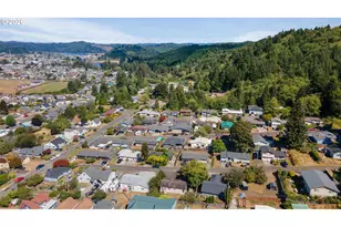 875 York St, Reedsport, OR 97467 - Photo 38