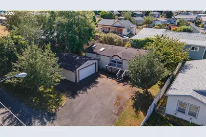 875 York St, Reedsport, OR 97467 - Photo 2