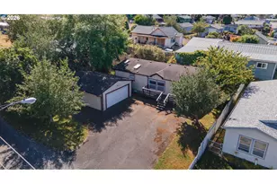 875 York St, Reedsport, OR 97467 - Photo 2