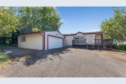 875 York St, Reedsport, OR 97467 - Photo 1