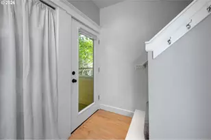 2372 NW Glisan St, Portland, OR 97210 - Photo 8