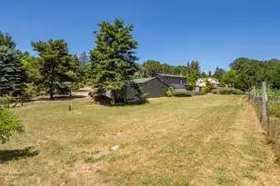 2813 NE Roberts Ln, Newberg, OR 97132 - Photo 38