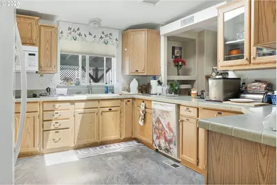 96465 Coverdell Rd #8, Brookings, OR 97415 - Photo 2