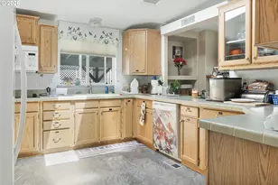 96465 Coverdell Rd, Brookings, OR 97415 - Photo 2