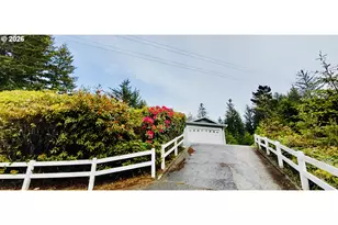 95717 Pinewood Ln, Brookings, OR 97415 - Photo 1