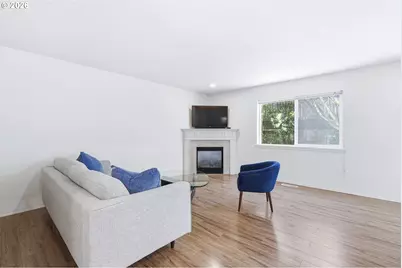 8065 SW Carol Ann Ct, Portland, OR 97224 - Photo 8