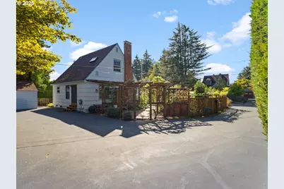 2138 SE 76th Ave #1, Portland, OR 97215 - Photo 8