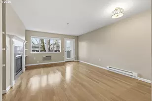 318 NE Roberts Ave, Gresham, OR 97030 - Photo 6