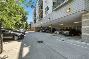 318 NE Roberts Ave, Gresham, OR 97030 - Photo 2