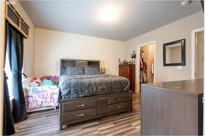 5270 Crystal St, Salem, OR 97305 - Photo 12