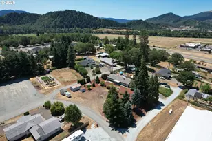 166 Peacock Ln, Myrtle Creek, OR 97457 - Photo 26