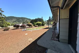 166 Peacock Ln, Myrtle Creek, OR 97457 - Photo 2