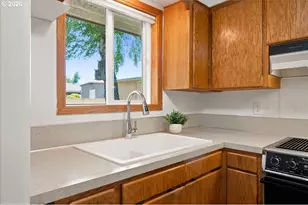 1222 NE Leo St, Keizer, OR 97303 - Photo 12