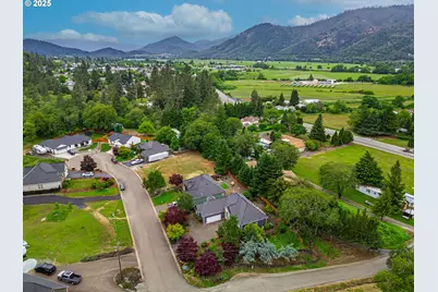 115 Duane Ct, Myrtle Creek, OR 97457 - Photo 6