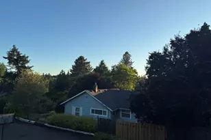2713 SW Hume Ct, Portland, OR 97219 - Photo 34