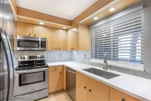 2330 SE Brookwood Ave, Hillsboro, OR 97123 - Photo 18