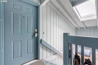 2330 SE Brookwood Ave #206, Hillsboro, OR 97123 - Photo 2