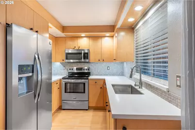 2330 SE Brookwood Ave #206, Hillsboro, OR 97123 - Photo 16