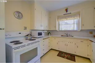 3647 Duane St, Astoria, OR 97103 - Photo 10