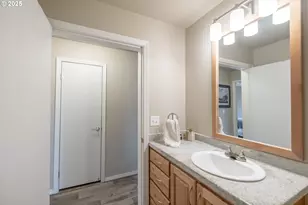 34505 Riverside Dr, Albany, OR 97321 - Photo 16