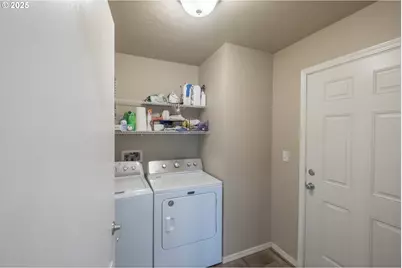 34505 Riverside Dr, Albany, OR 97321 - Photo 10
