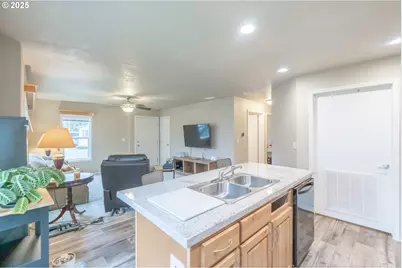 34505 Riverside Dr, Albany, OR 97321 - Photo 8