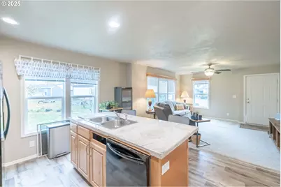 34505 Riverside Dr, Albany, OR 97321 - Photo 6