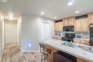 34505 Riverside Dr, Albany, OR 97321 - Photo 12